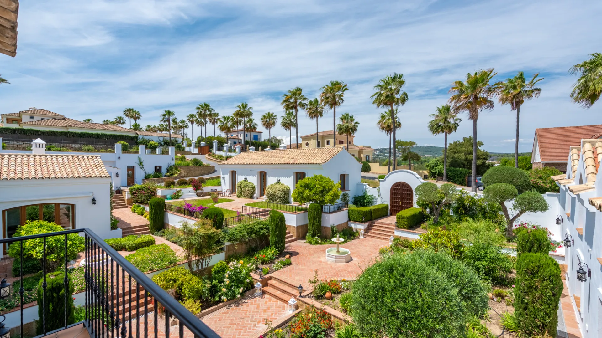 For sale 7 bedrooms villa in Zona F