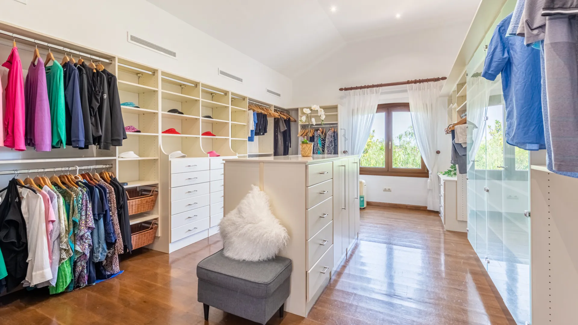 For sale 7 bedrooms villa in Zona F