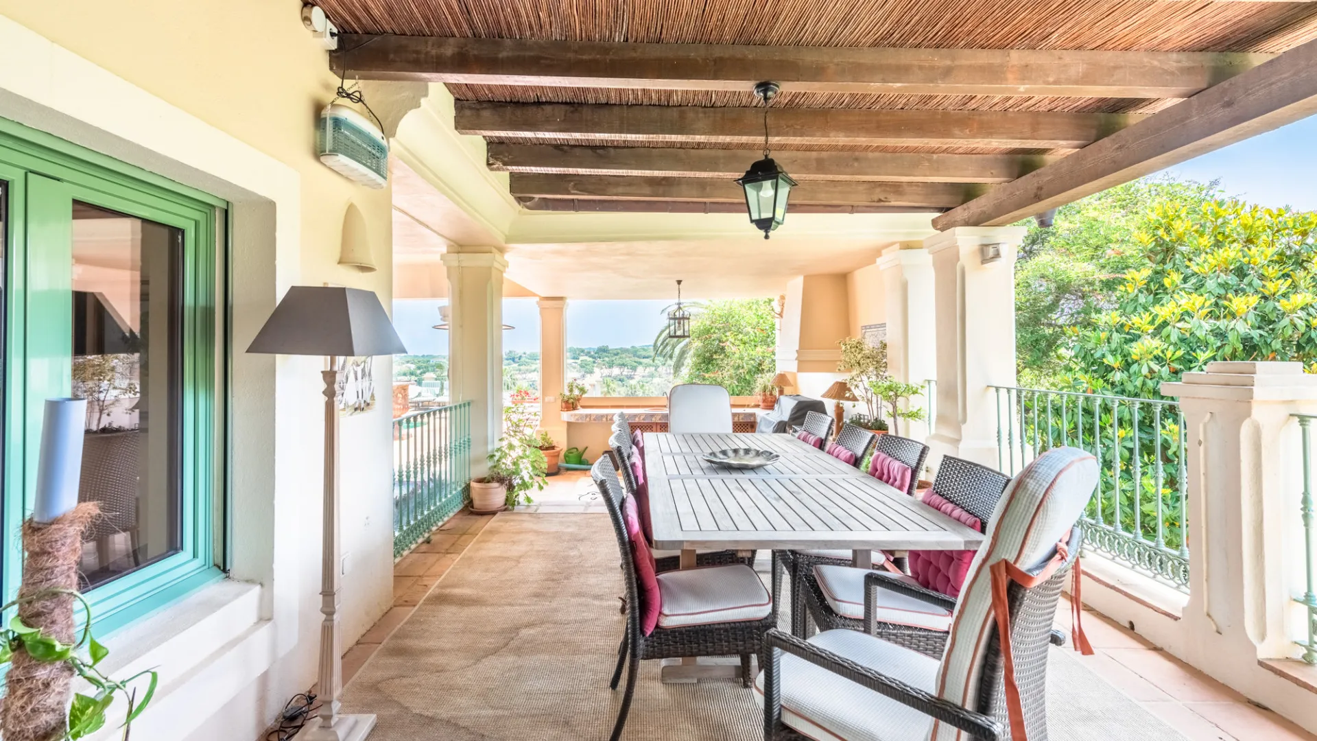 Se vende villa en Zona F