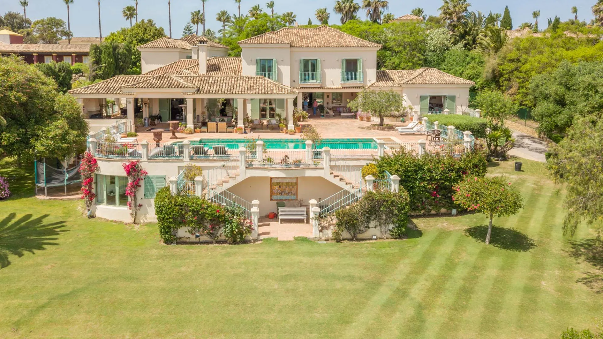 Se vende villa en Zona F