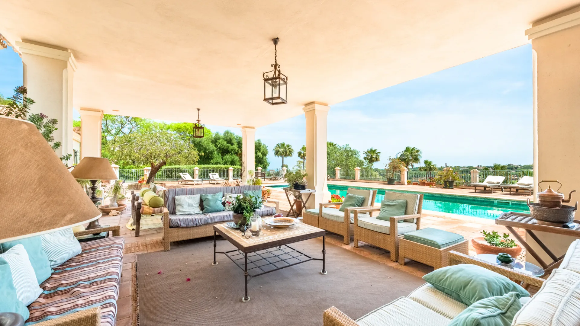 Se vende villa en Zona F