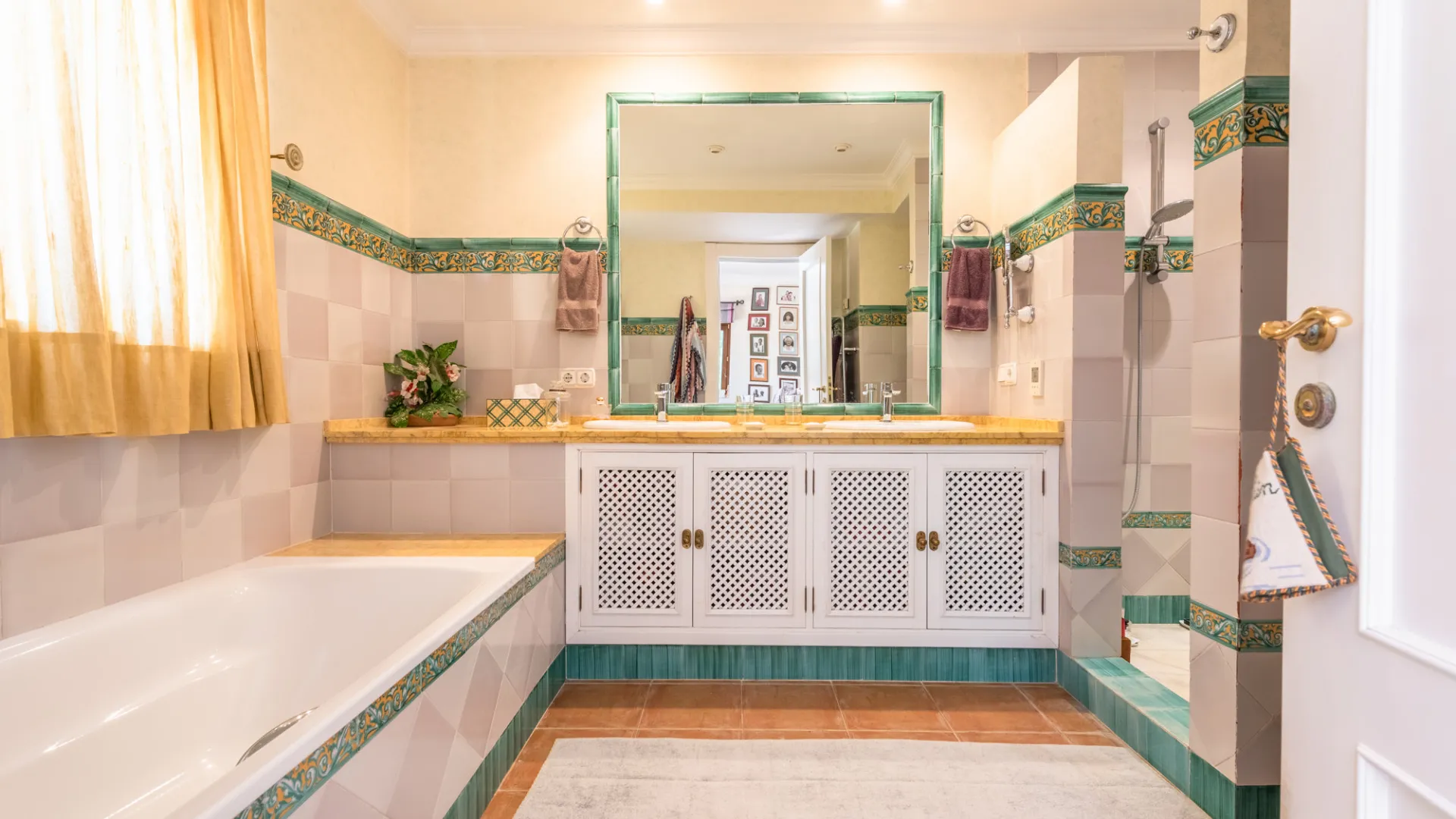 Se vende villa en Zona F