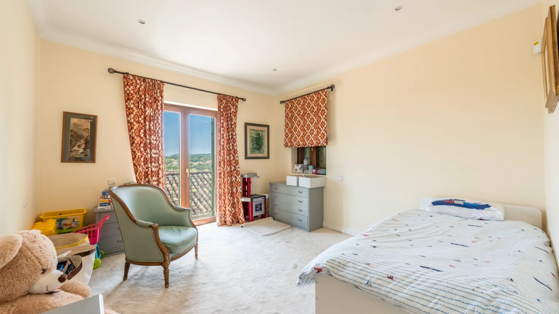 Se vende villa en Zona F