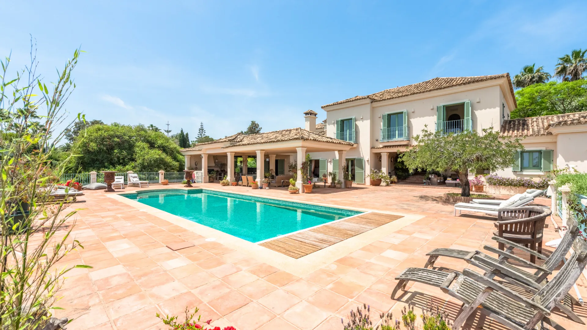 Se vende villa en Zona F