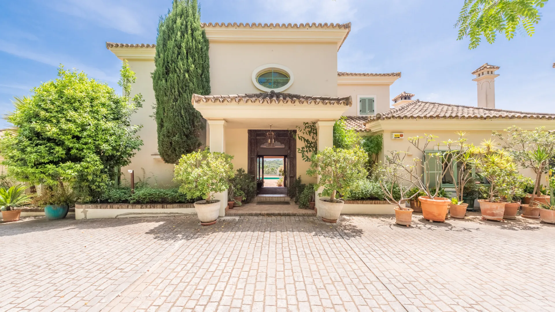 Se vende villa en Zona F