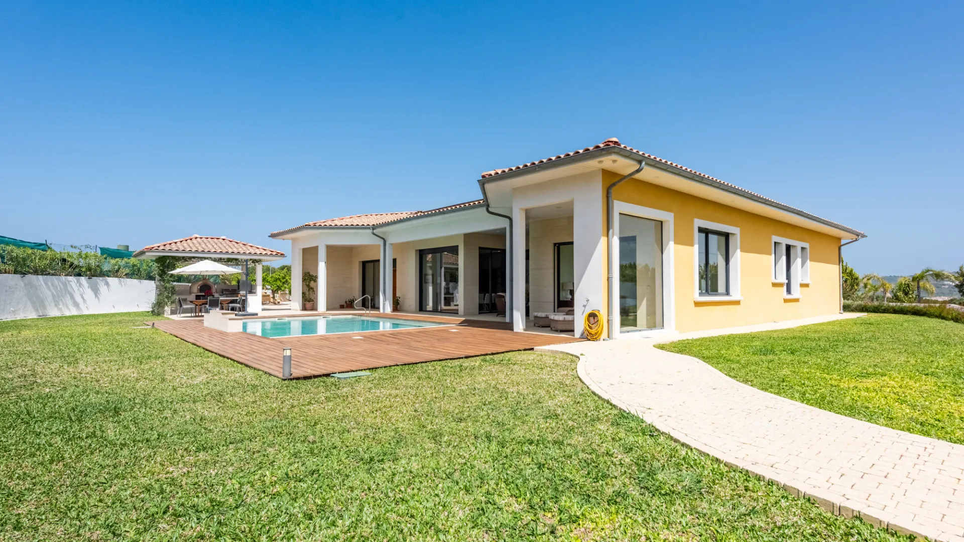 For sale Zona G 4 bedrooms villa