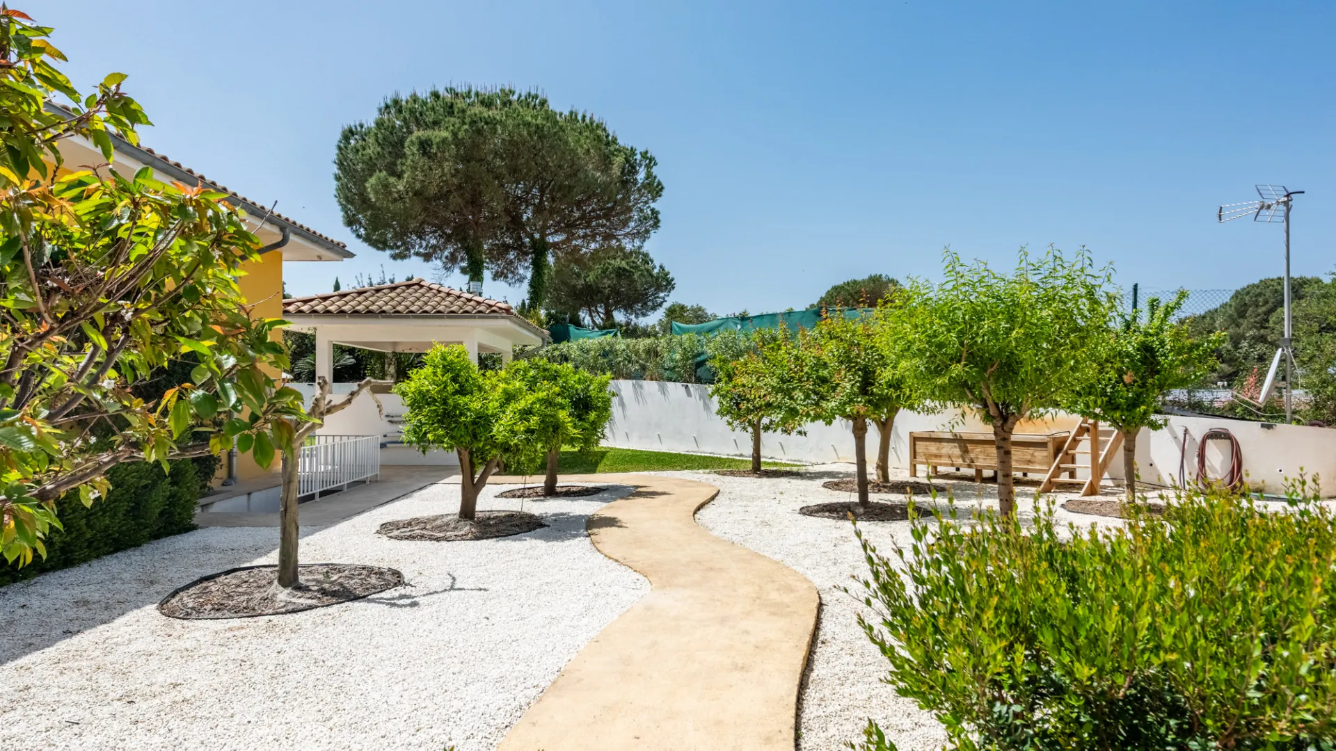 For sale Zona G 4 bedrooms villa