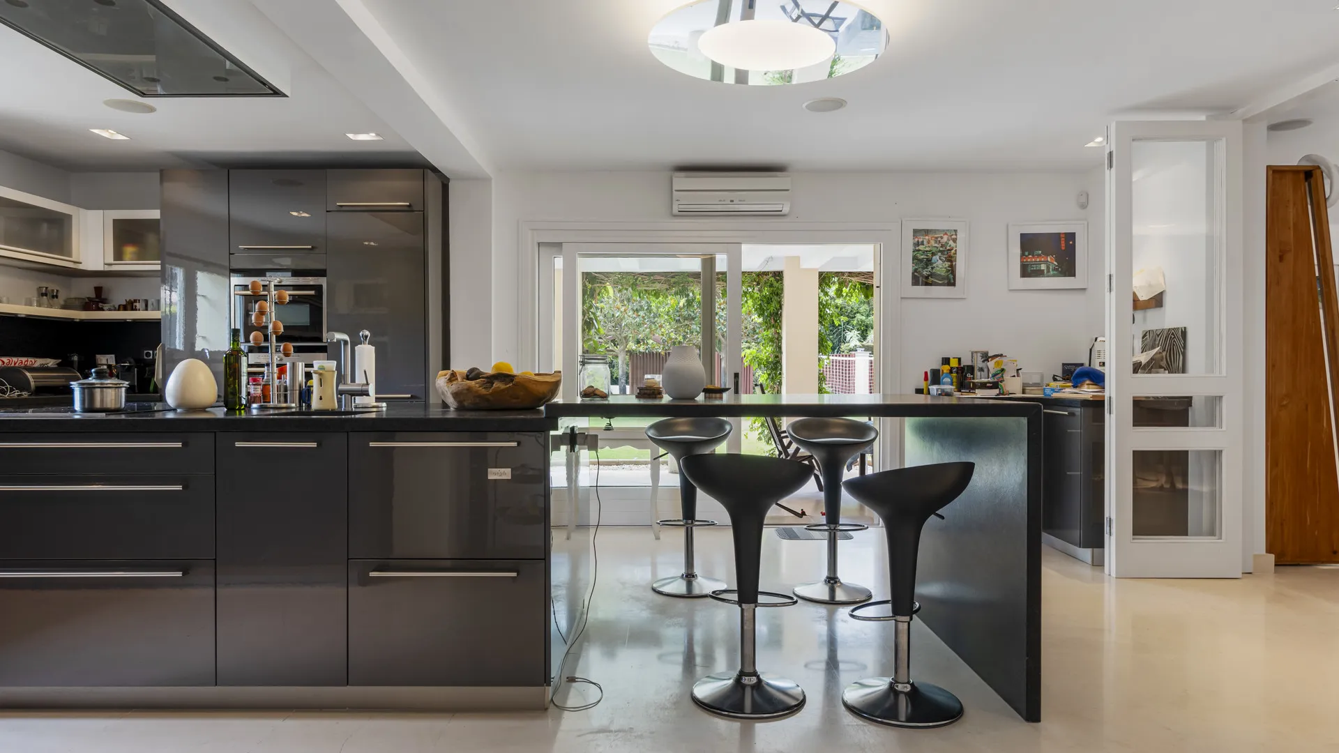 7 bedrooms Kings & Queens villa for sale