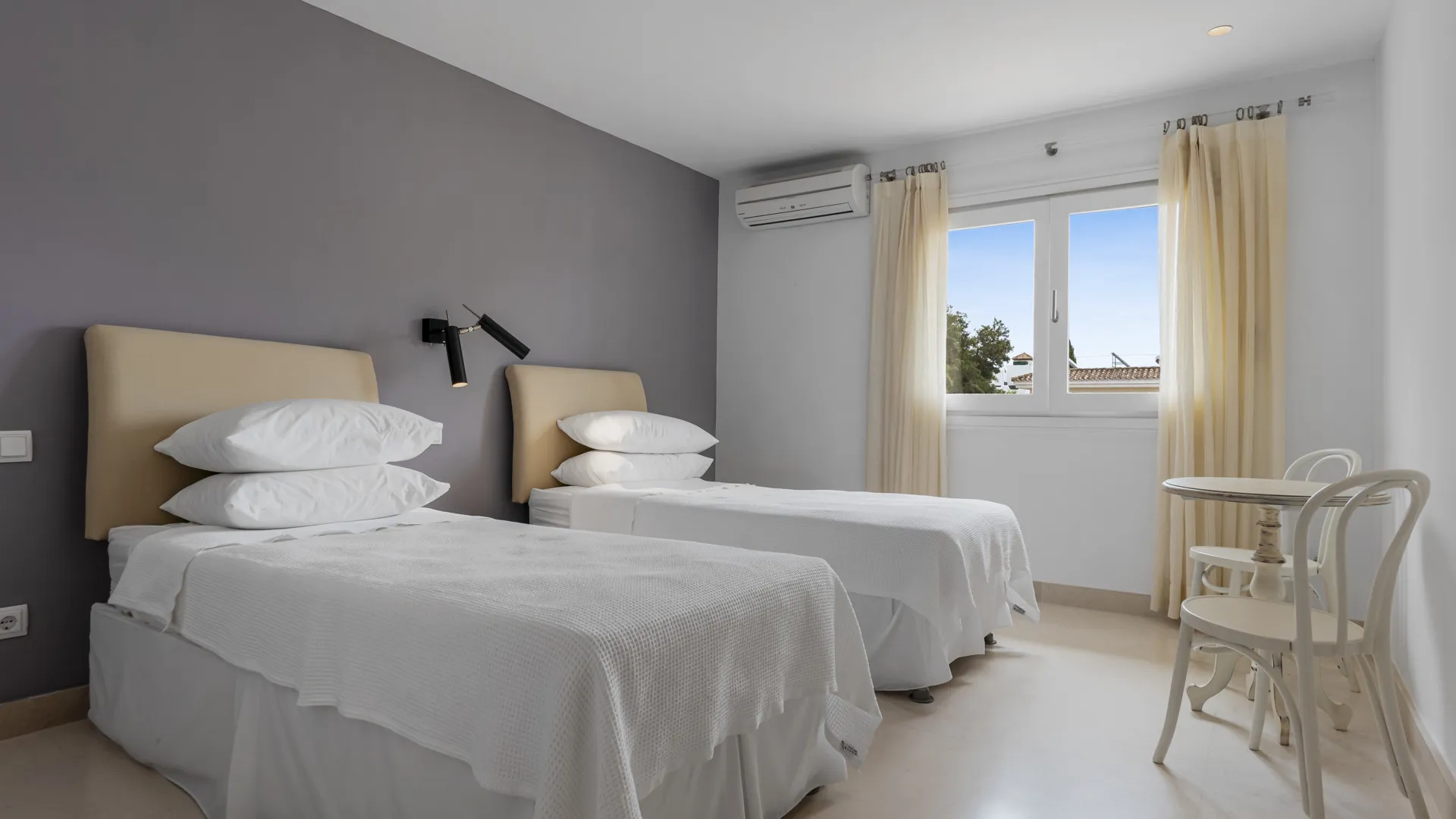 7 bedrooms Kings & Queens villa for sale
