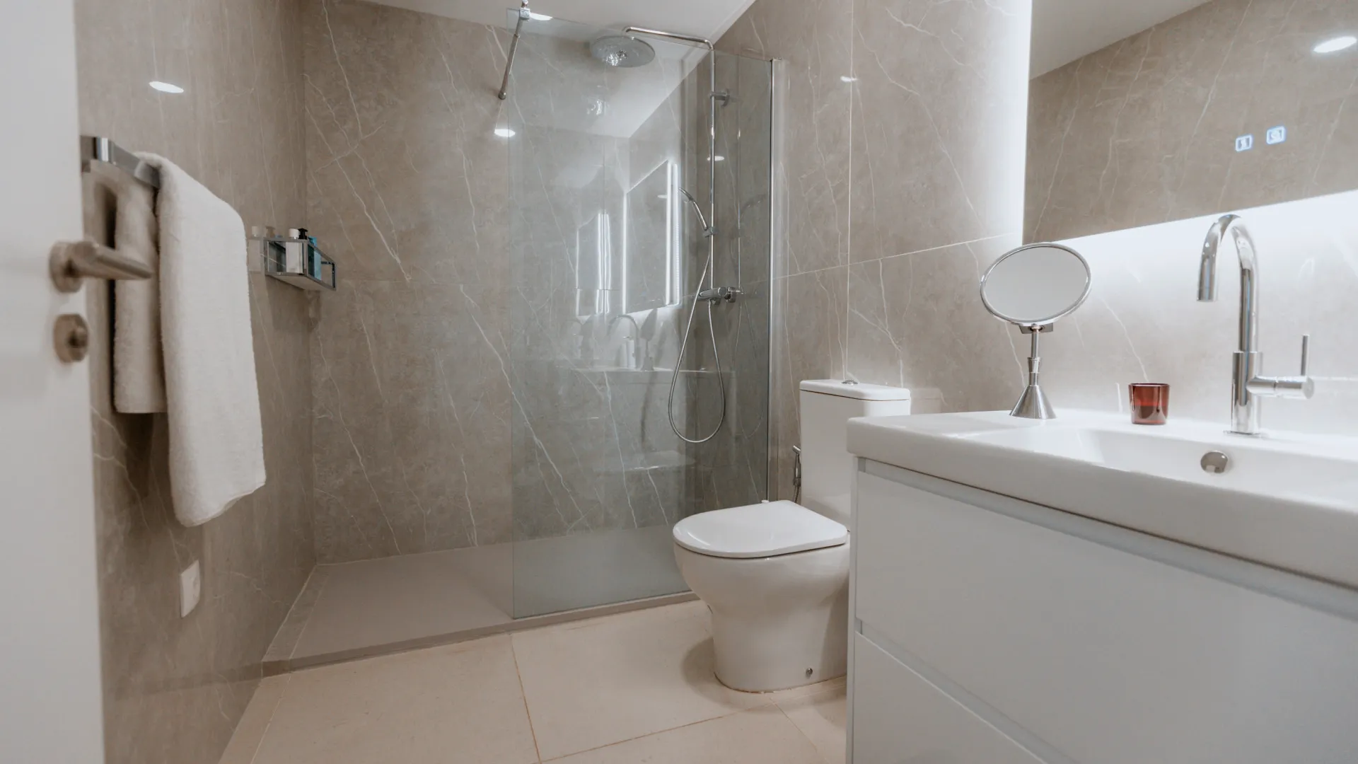 3 bedrooms ground floor apartment for sale in Senda Chica