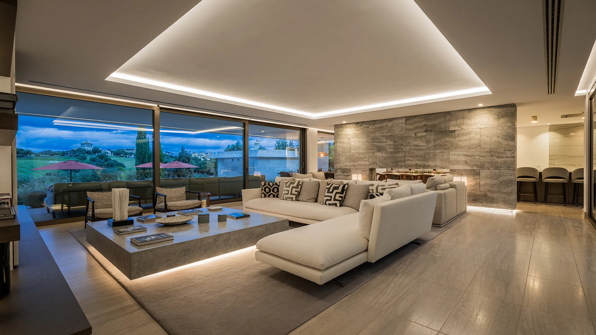 Villa with 5 bedrooms for sale in Zona L