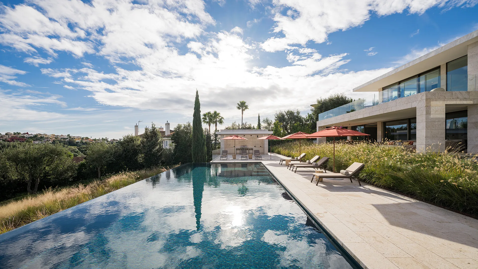 Villa with 5 bedrooms for sale in Zona L