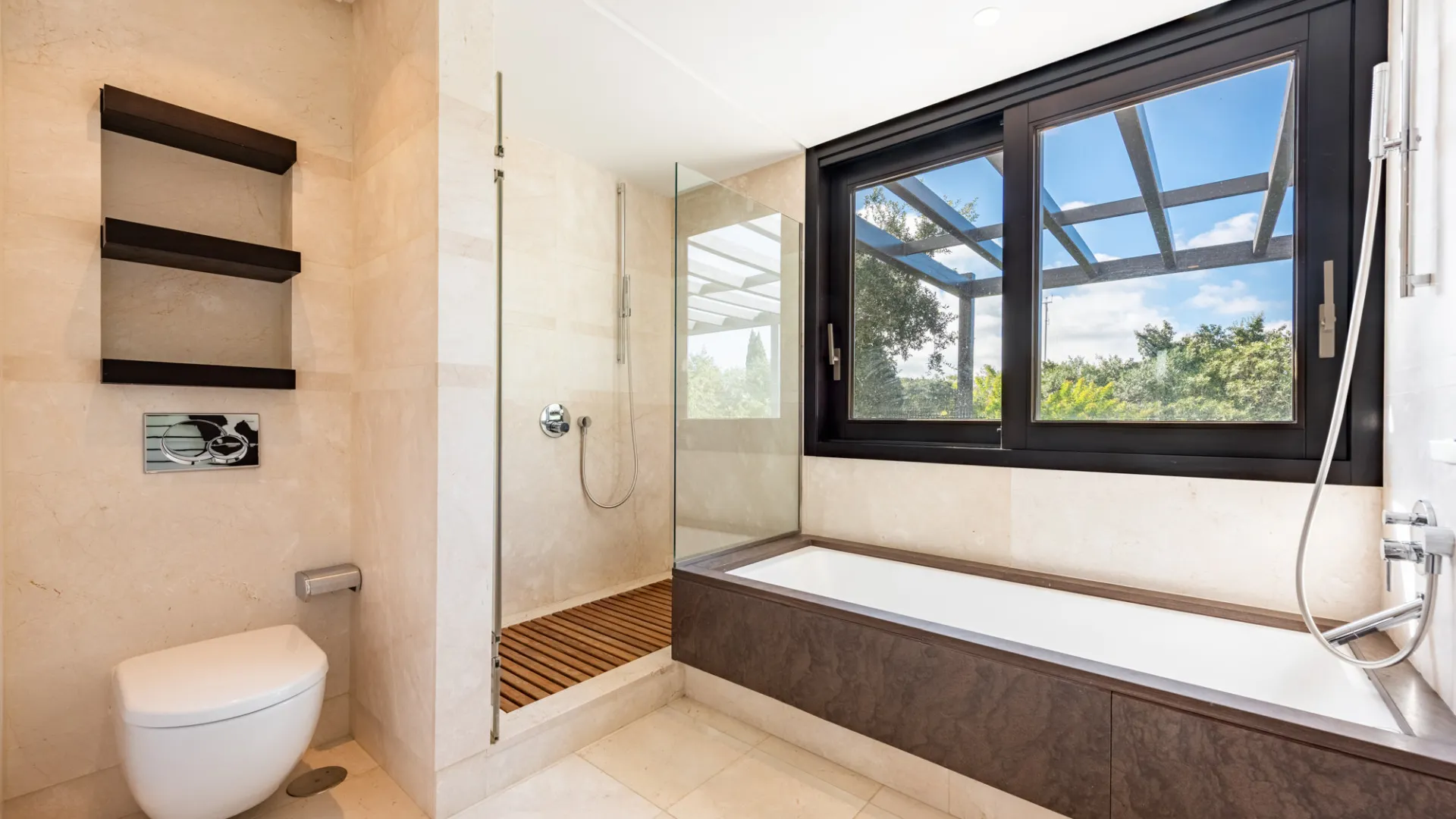 Atico duplex en venta de 4 dormitorios en Hacienda de Valderrama