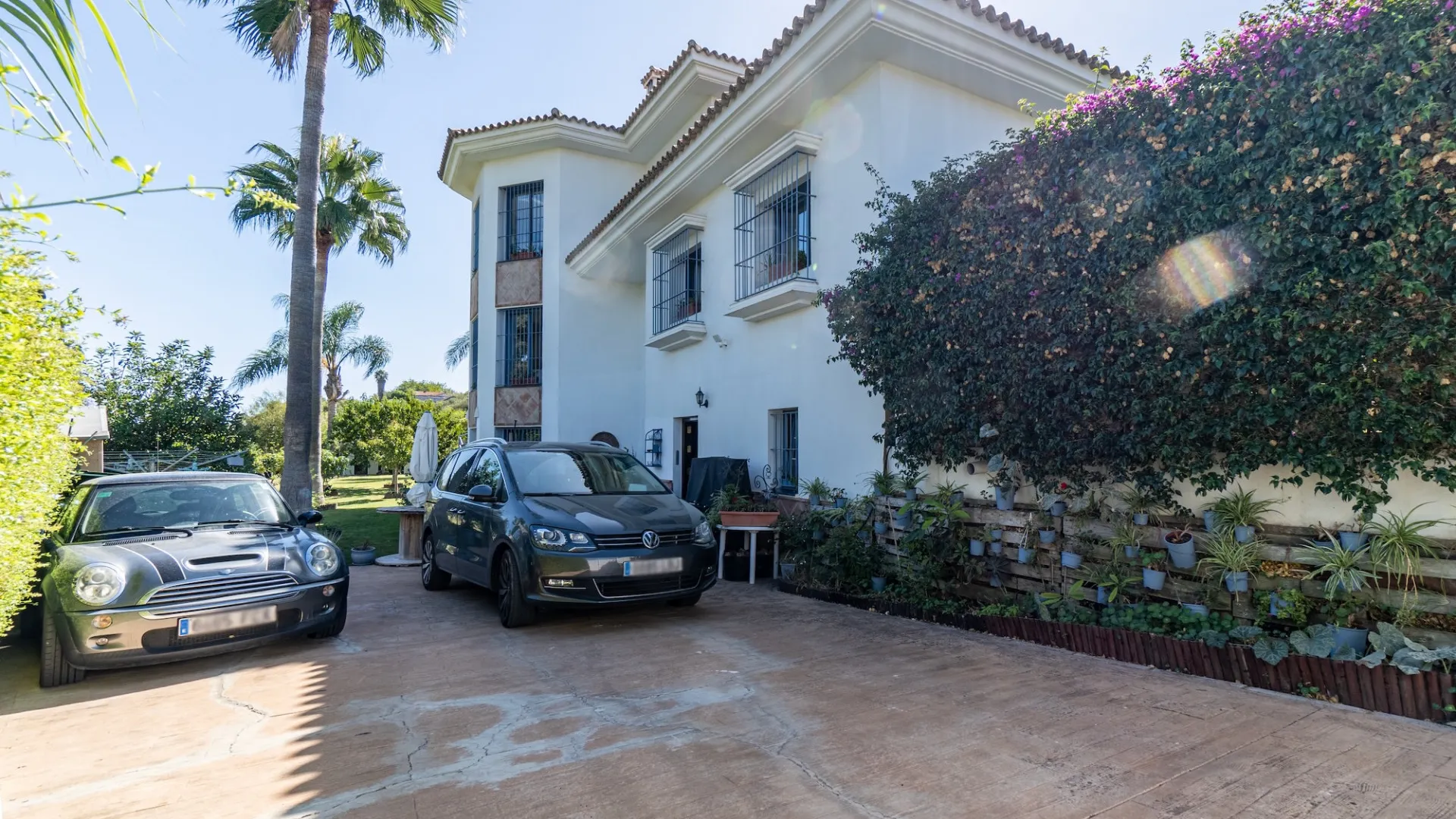 For sale 6 bedrooms villa in Zona B