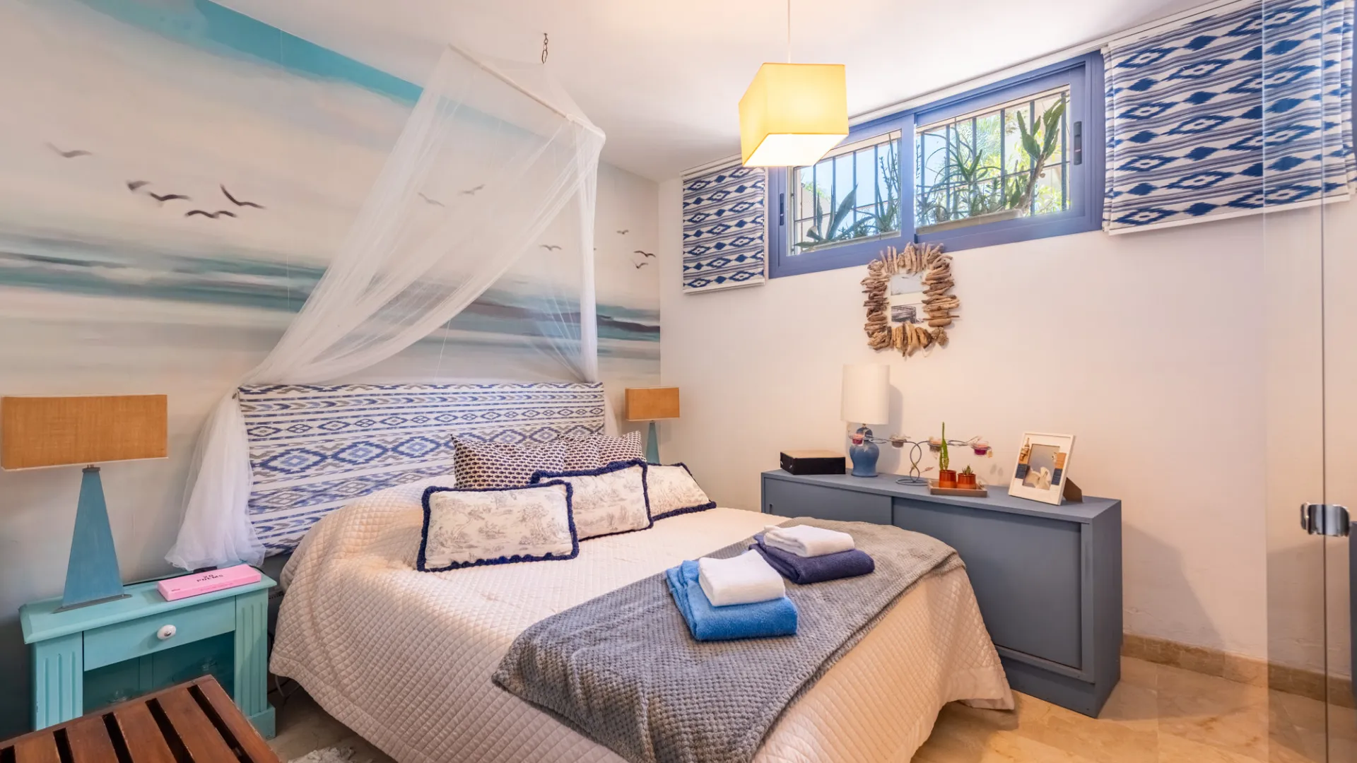 For sale 6 bedrooms villa in Zona B