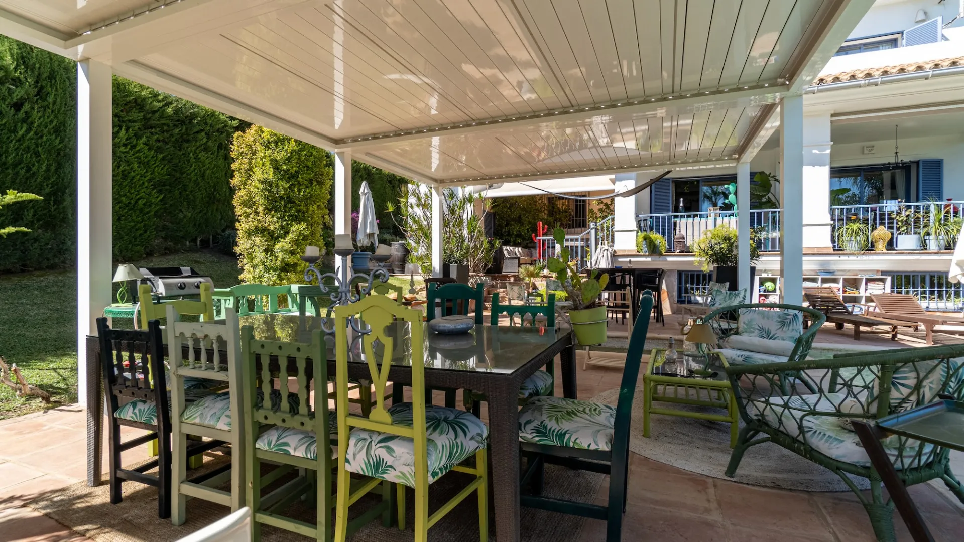 For sale 6 bedrooms villa in Zona B