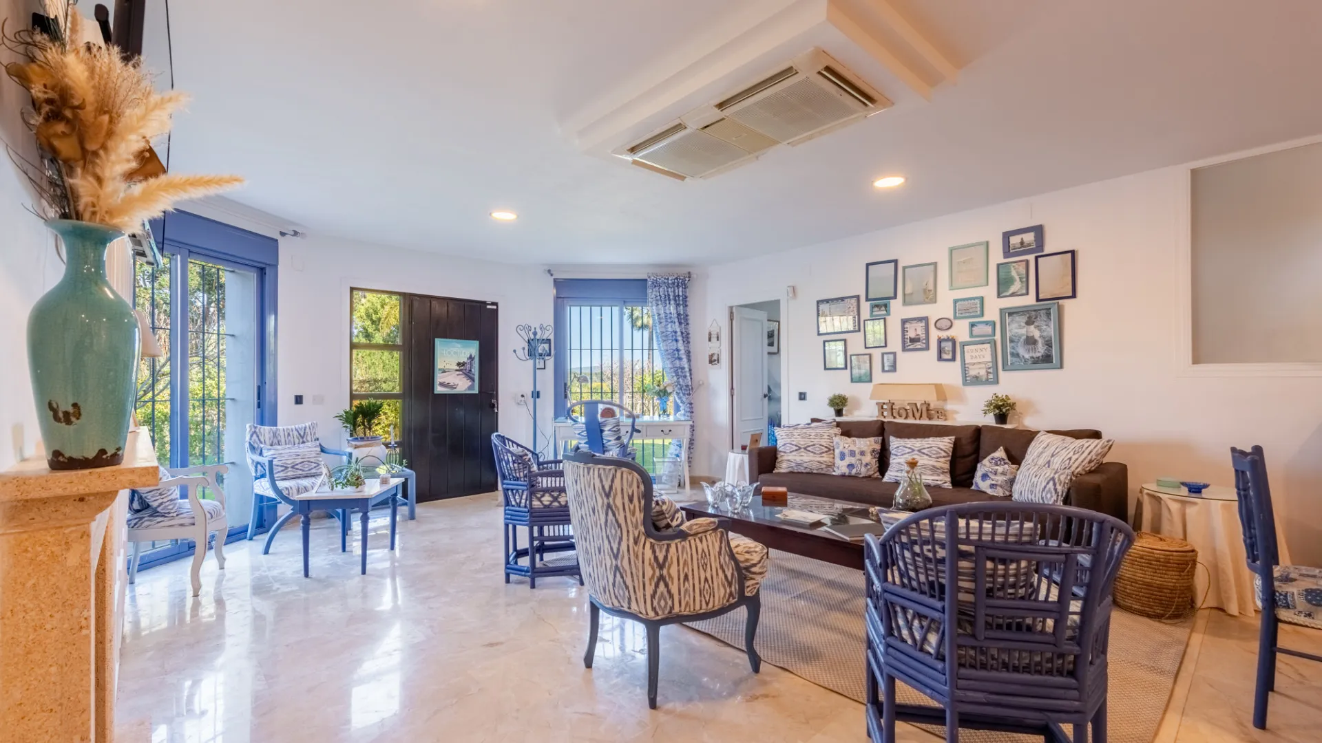 For sale 6 bedrooms villa in Zona B