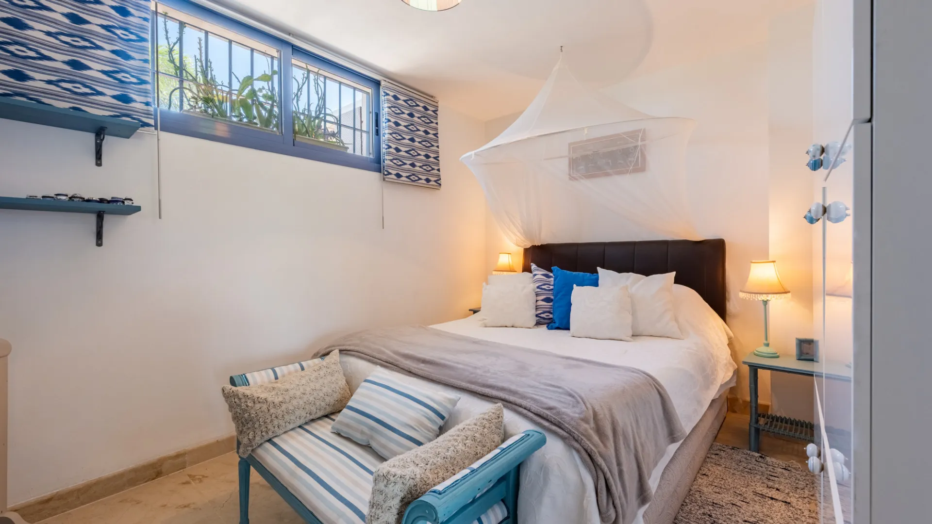 For sale 6 bedrooms villa in Zona B