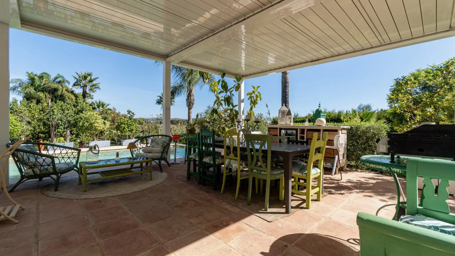For sale 6 bedrooms villa in Zona B