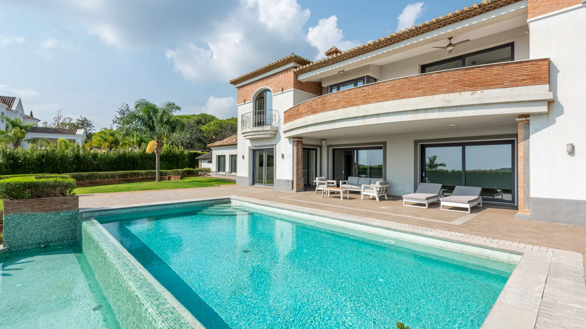 Villa con 7 dormitorios en venta en Zona G