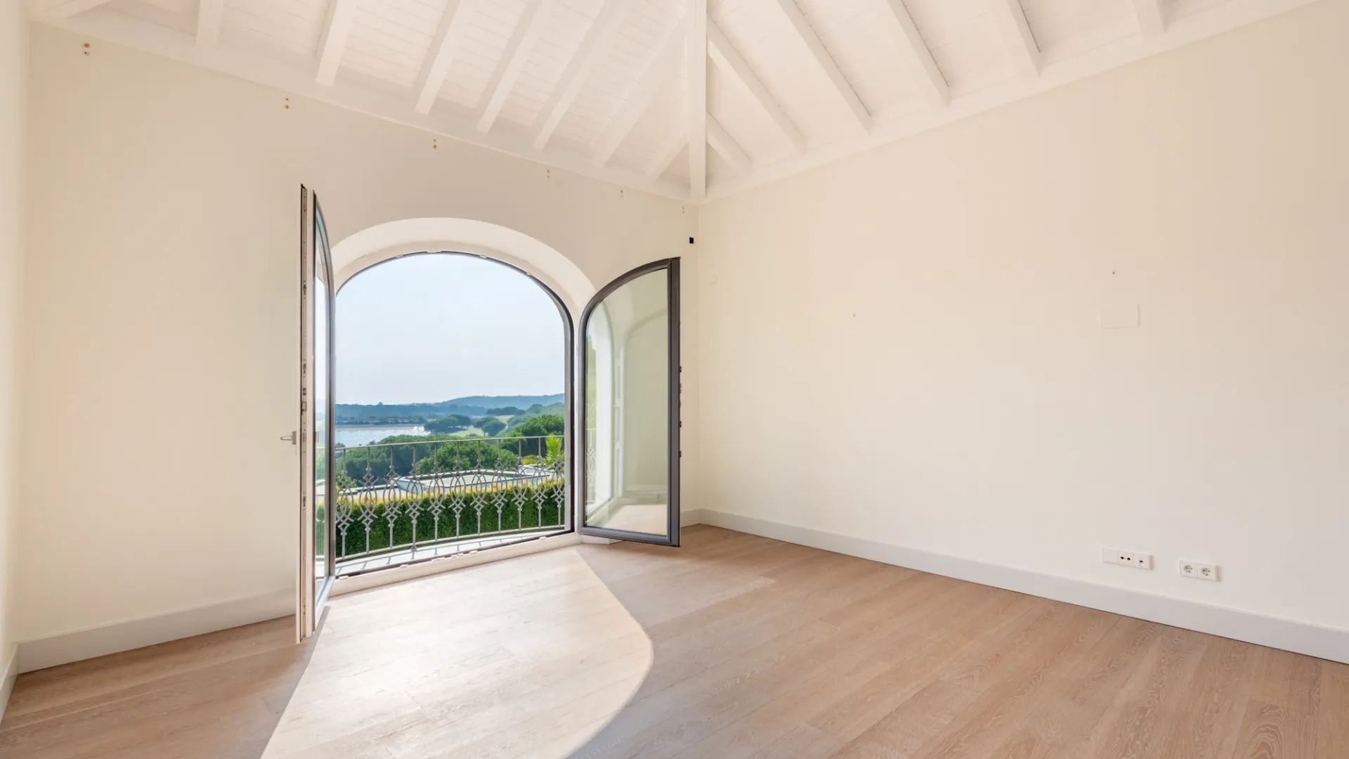 Villa con 7 dormitorios en venta en Zona G