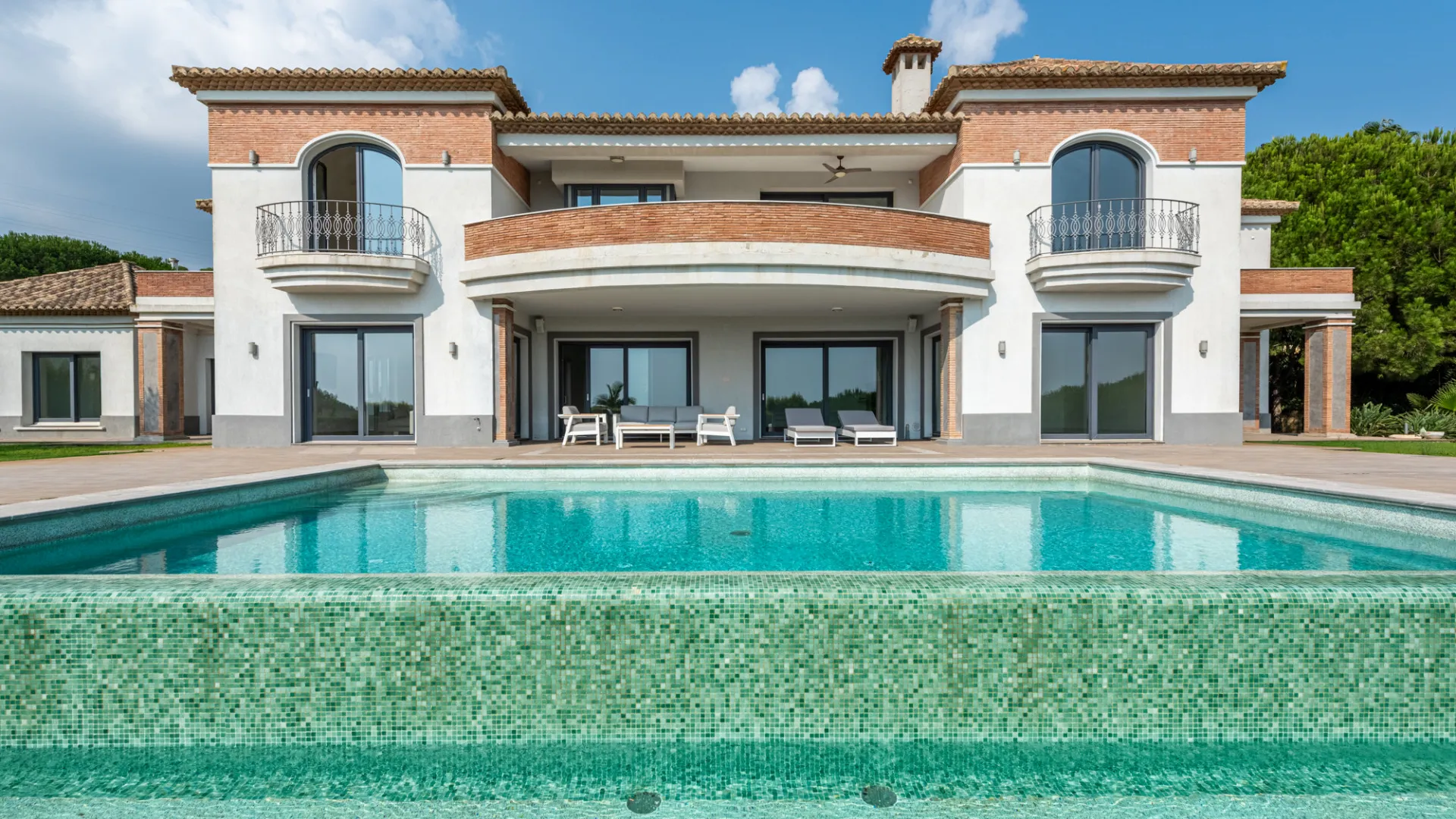 Villa con 7 dormitorios en venta en Zona G