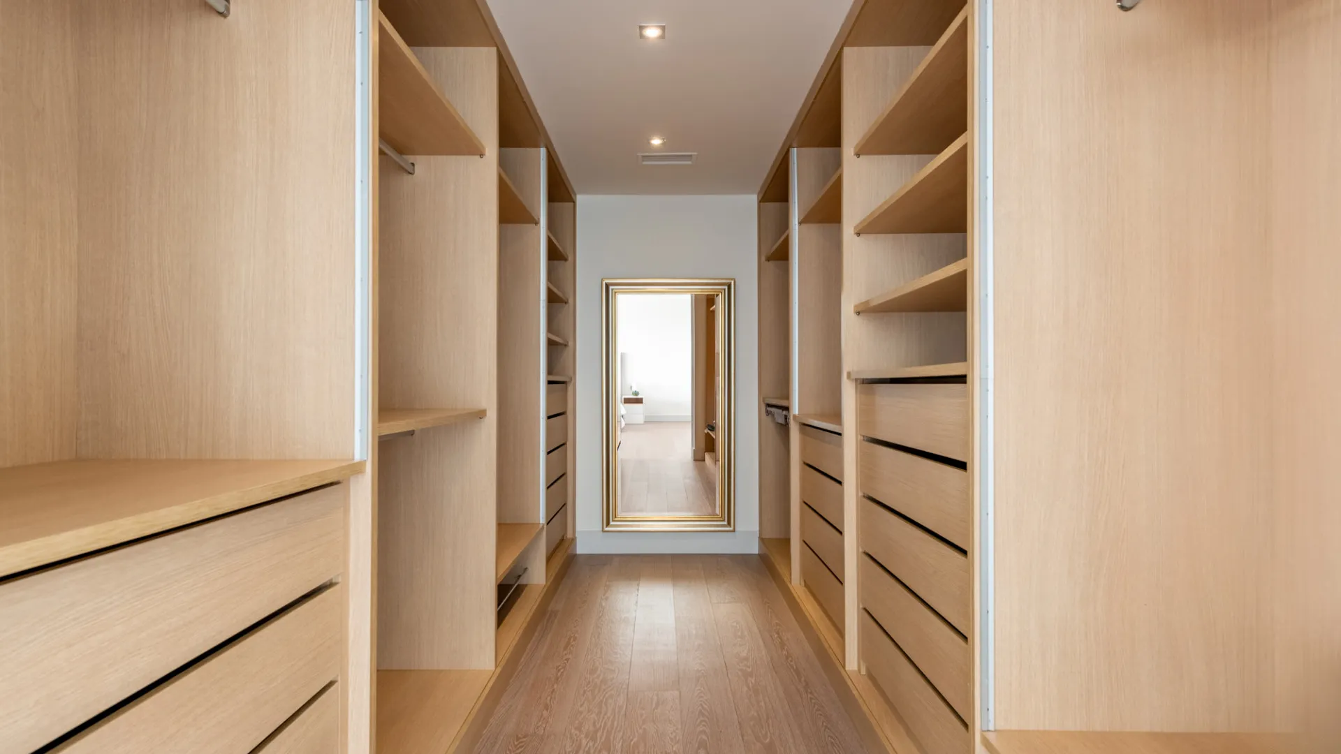 Villa con 7 dormitorios en venta en Zona G