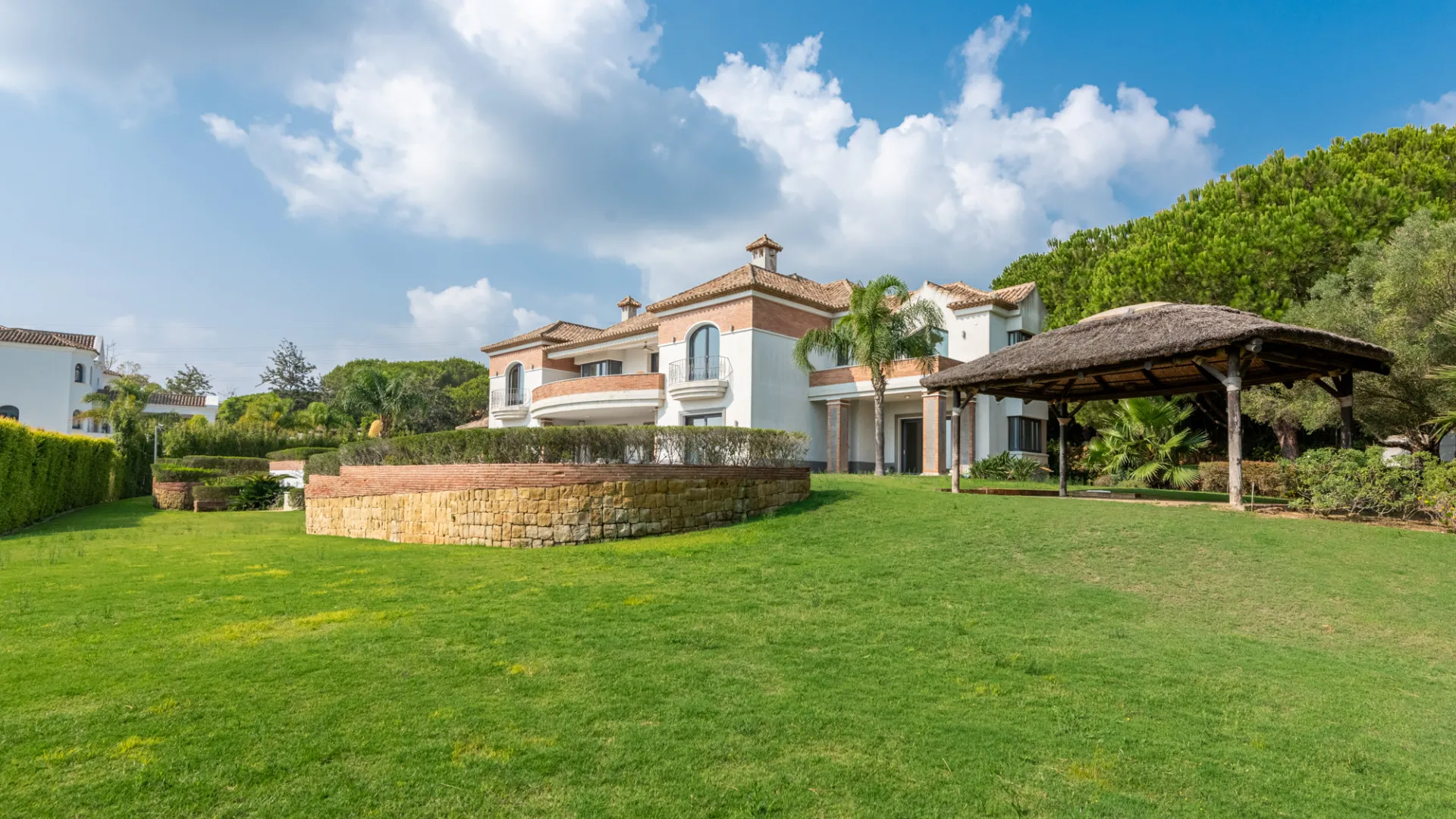 Villa con 7 dormitorios en venta en Zona G