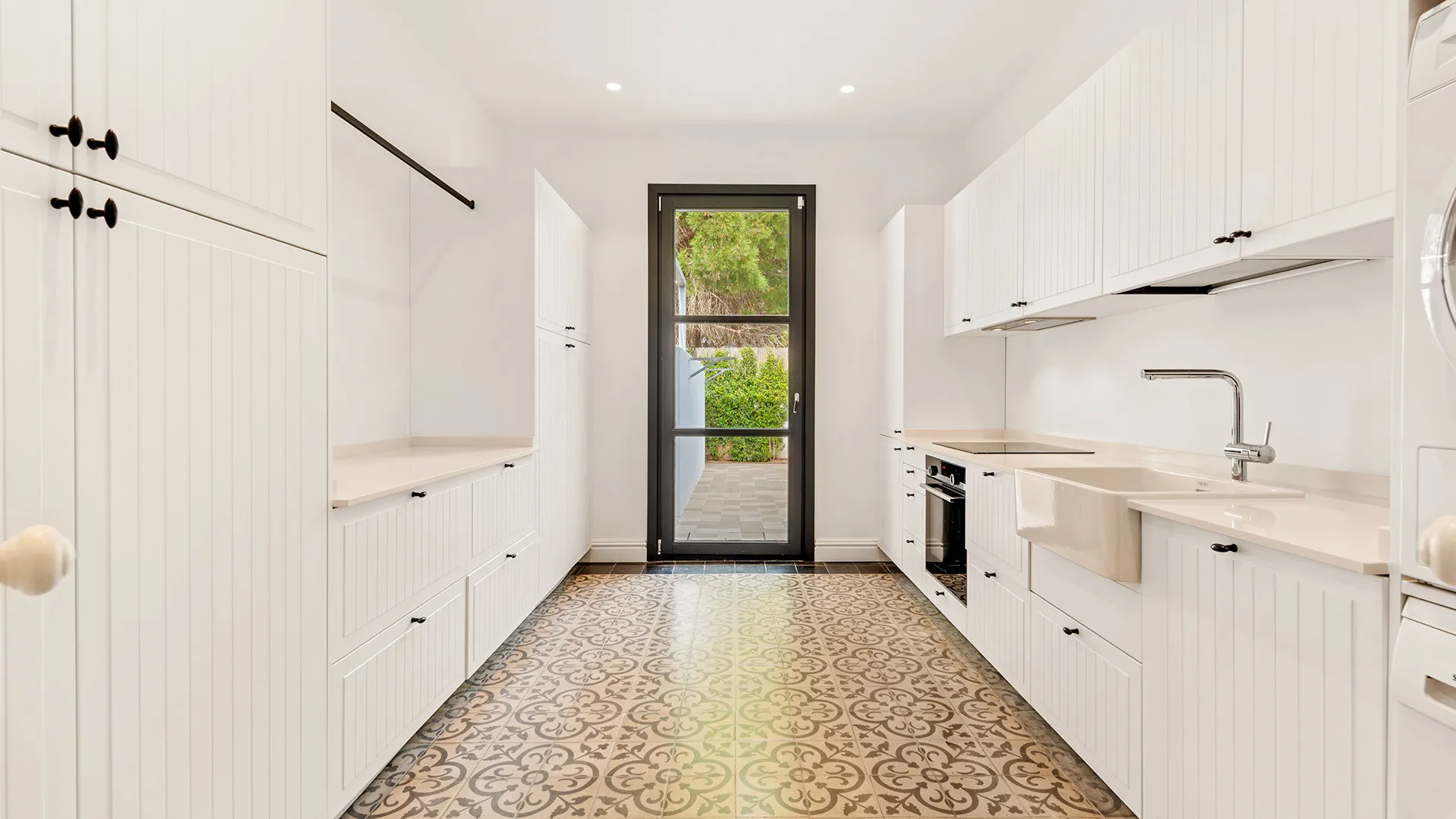 Zona F, villa en venta de 8 dormitorios