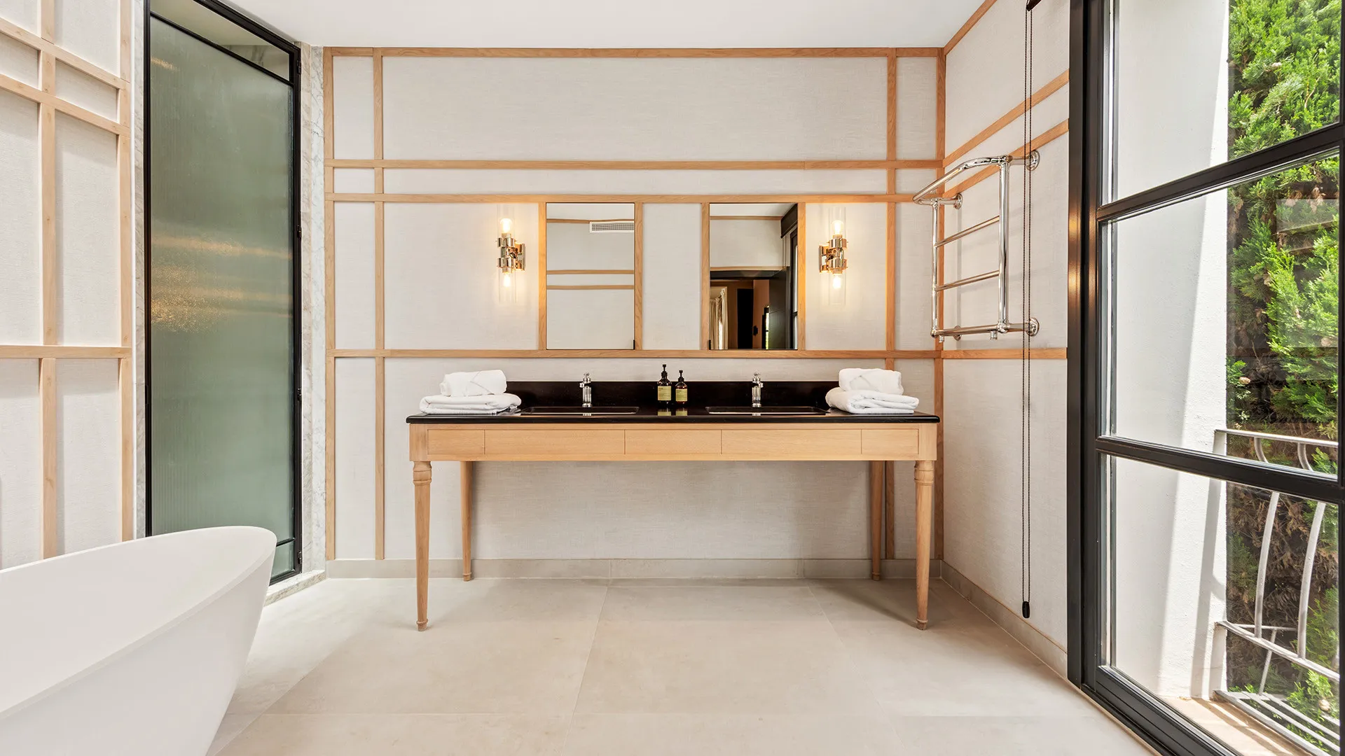 Zona F, villa en venta de 8 dormitorios