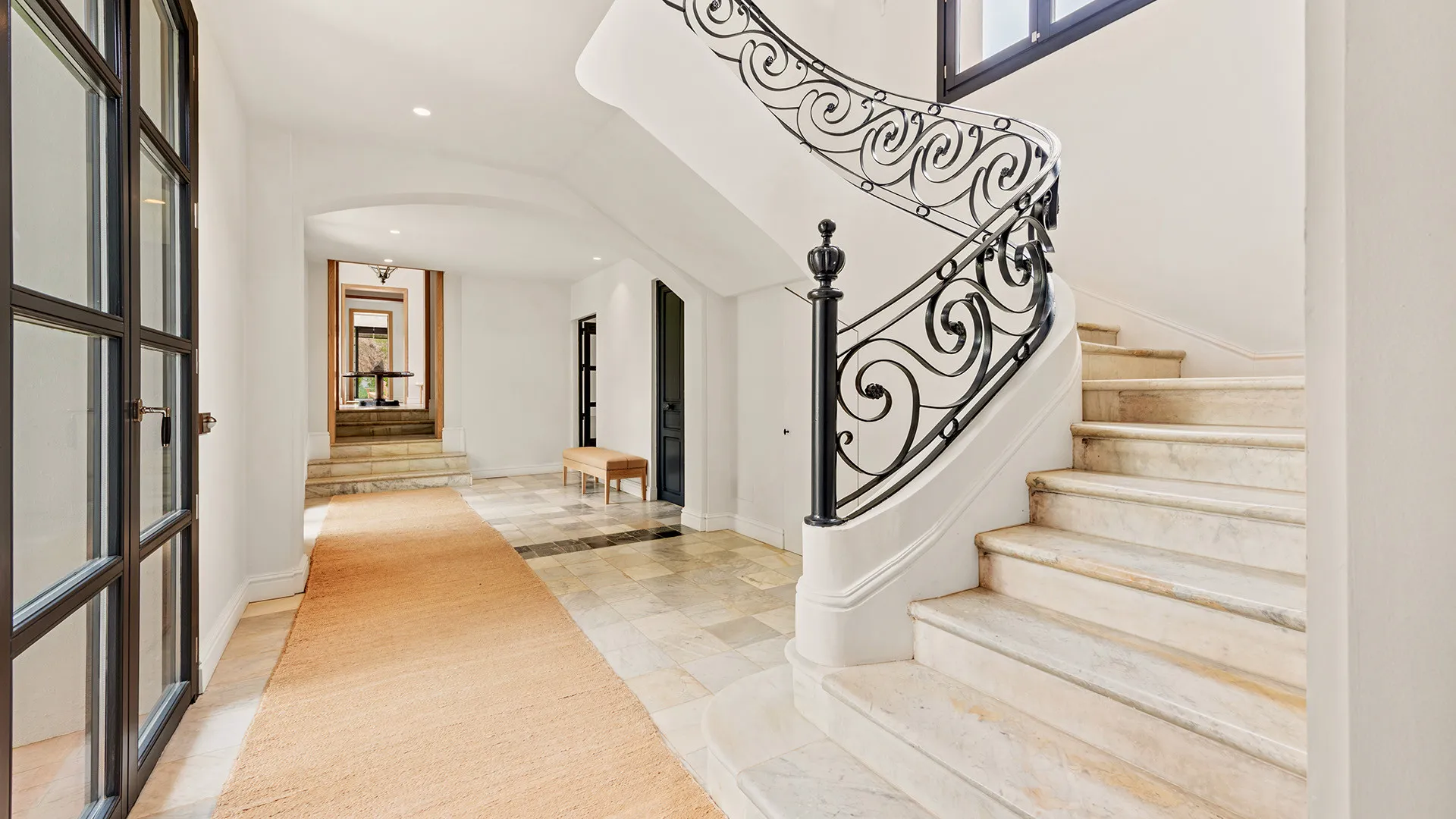 Zona F, villa en venta de 8 dormitorios