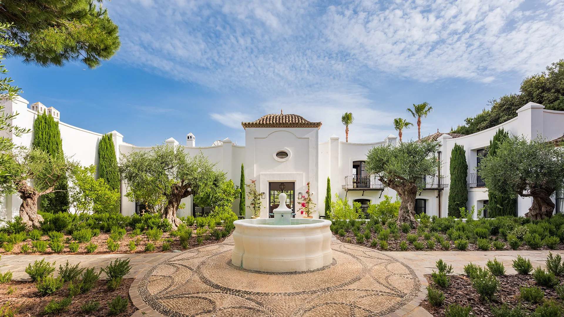 Zona F, villa en venta de 8 dormitorios