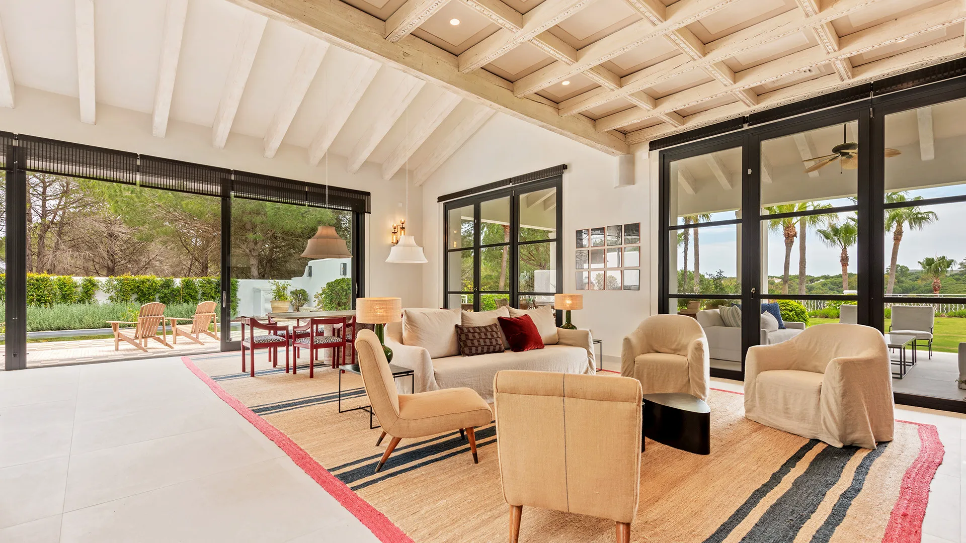 Zona F, villa en venta de 8 dormitorios