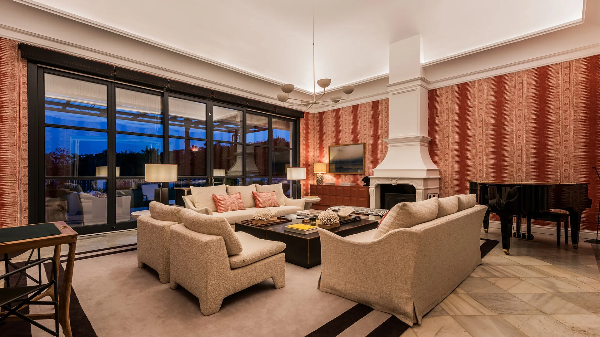 Zona F, villa en venta de 8 dormitorios