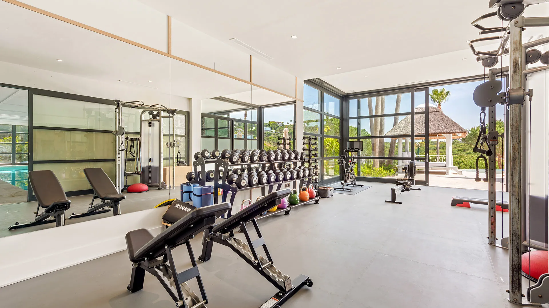 Zona F, villa en venta de 8 dormitorios