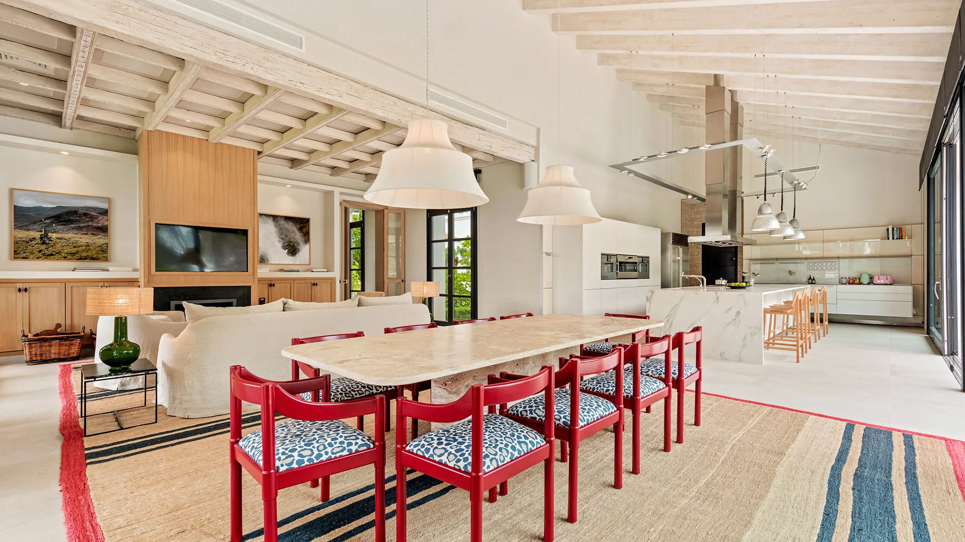 Zona F, villa en venta de 8 dormitorios