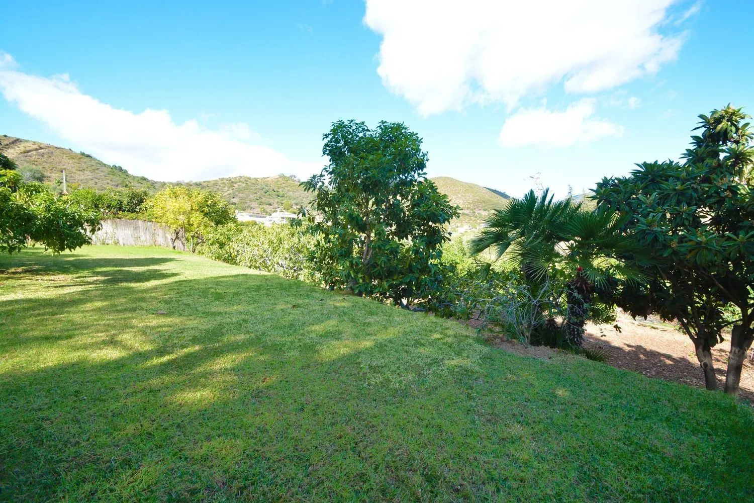 Country house for sale in Los Altos de los Monteros