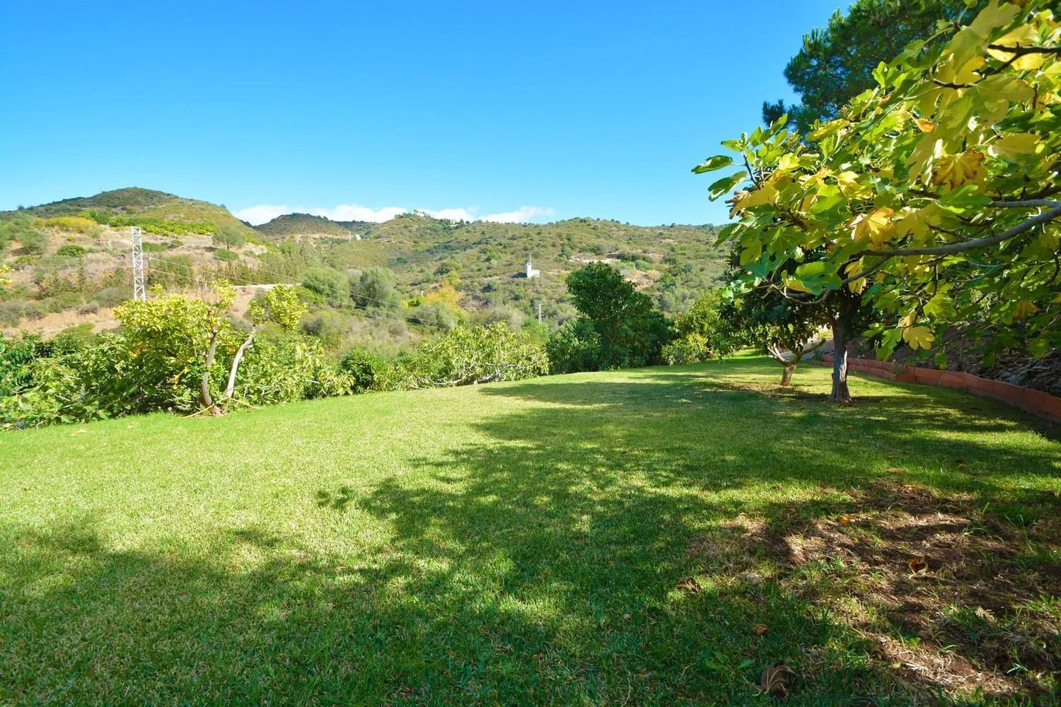 Country house for sale in Los Altos de los Monteros