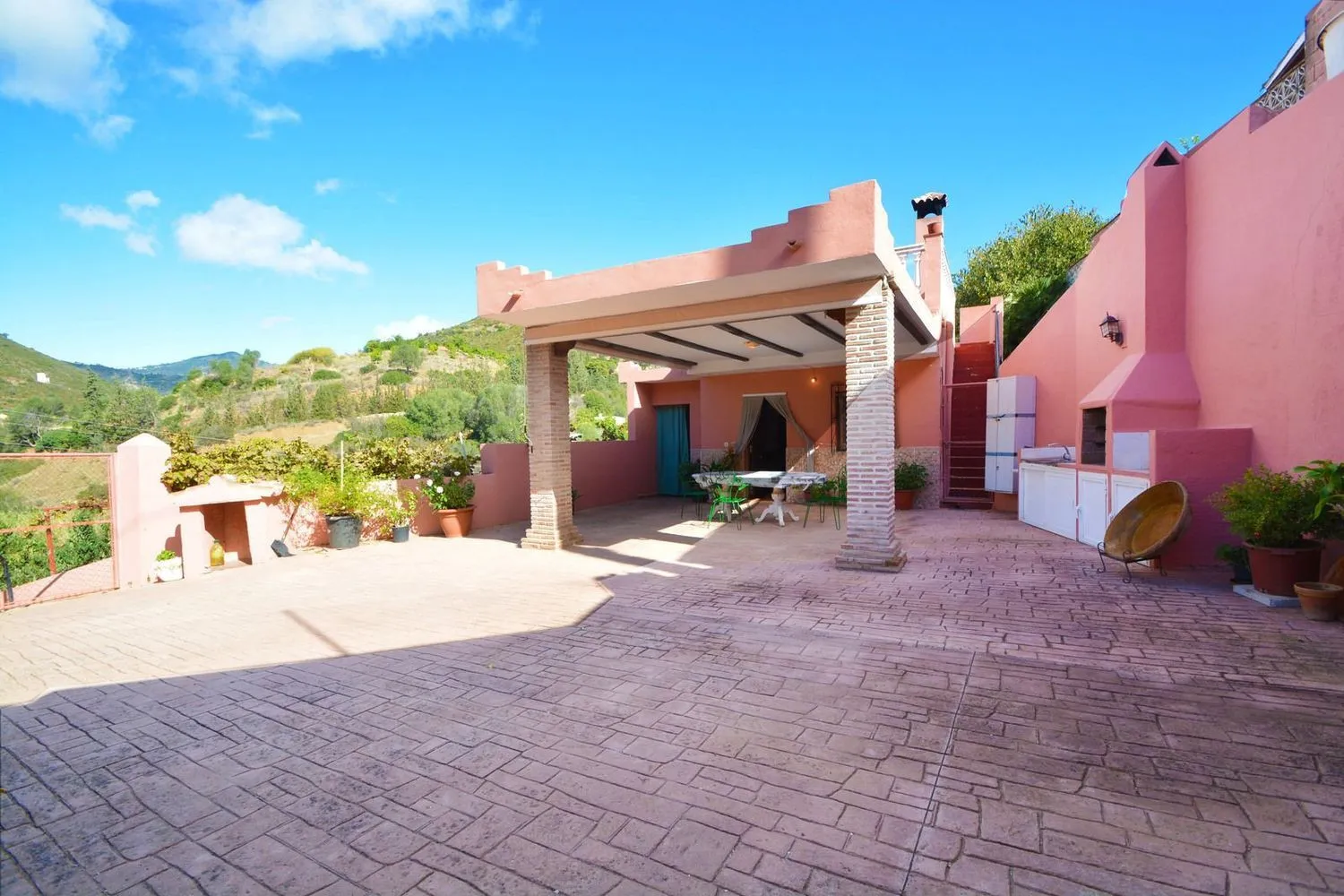 Country house for sale in Los Altos de los Monteros