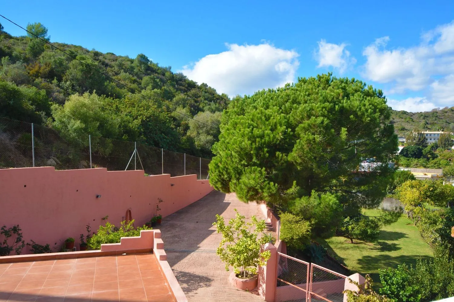 Country house for sale in Los Altos de los Monteros