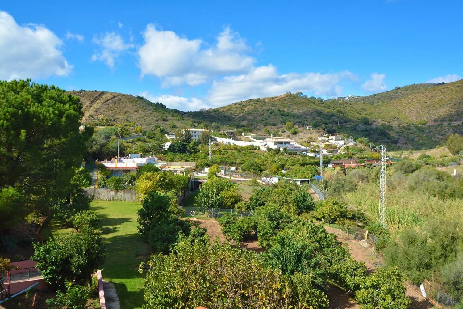 Country house for sale in Los Altos de los Monteros