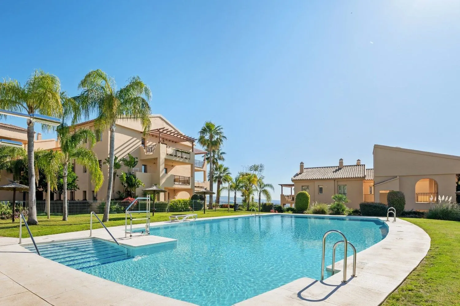 El Paraiso flat for sale