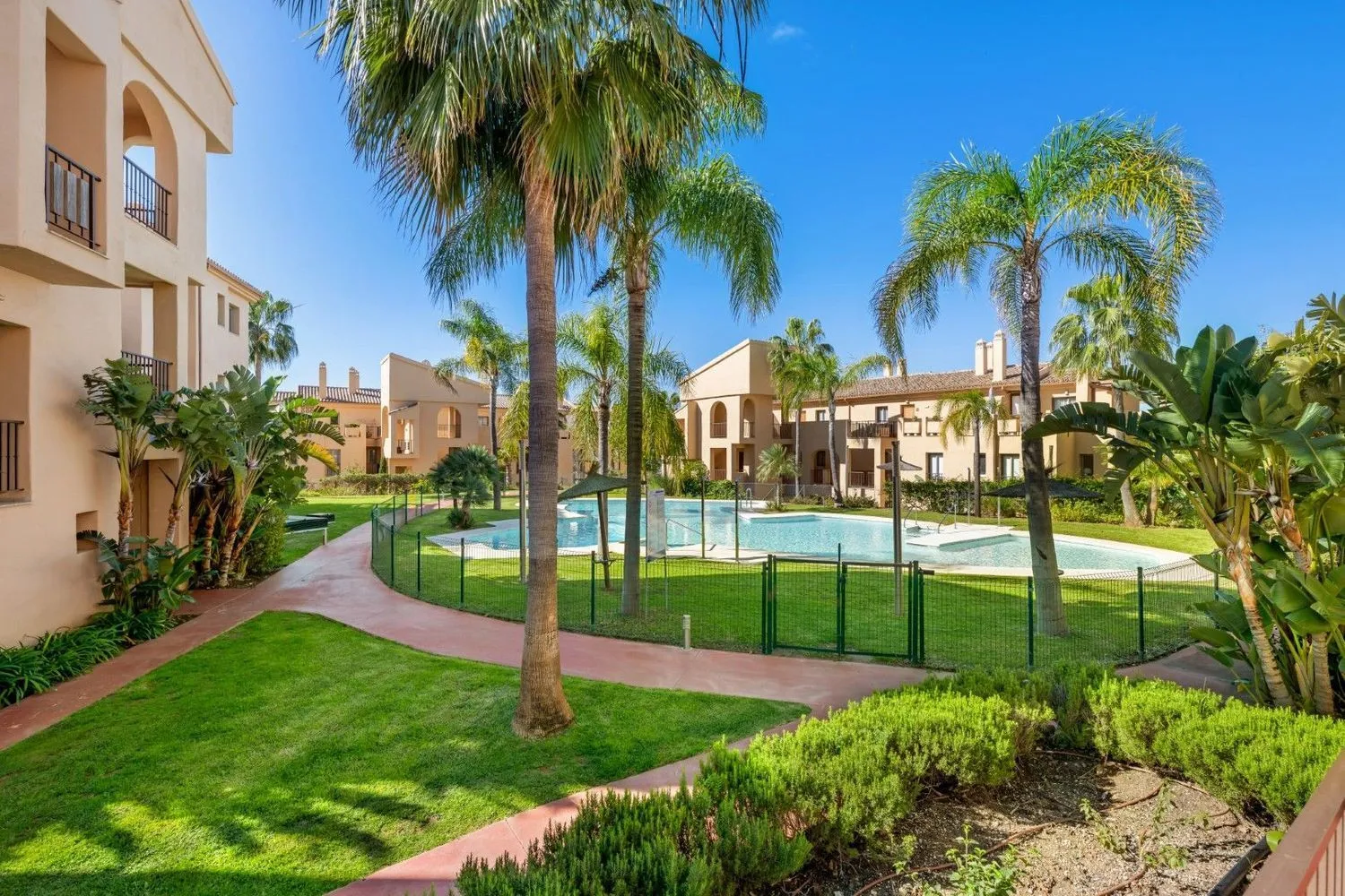 El Paraiso flat for sale