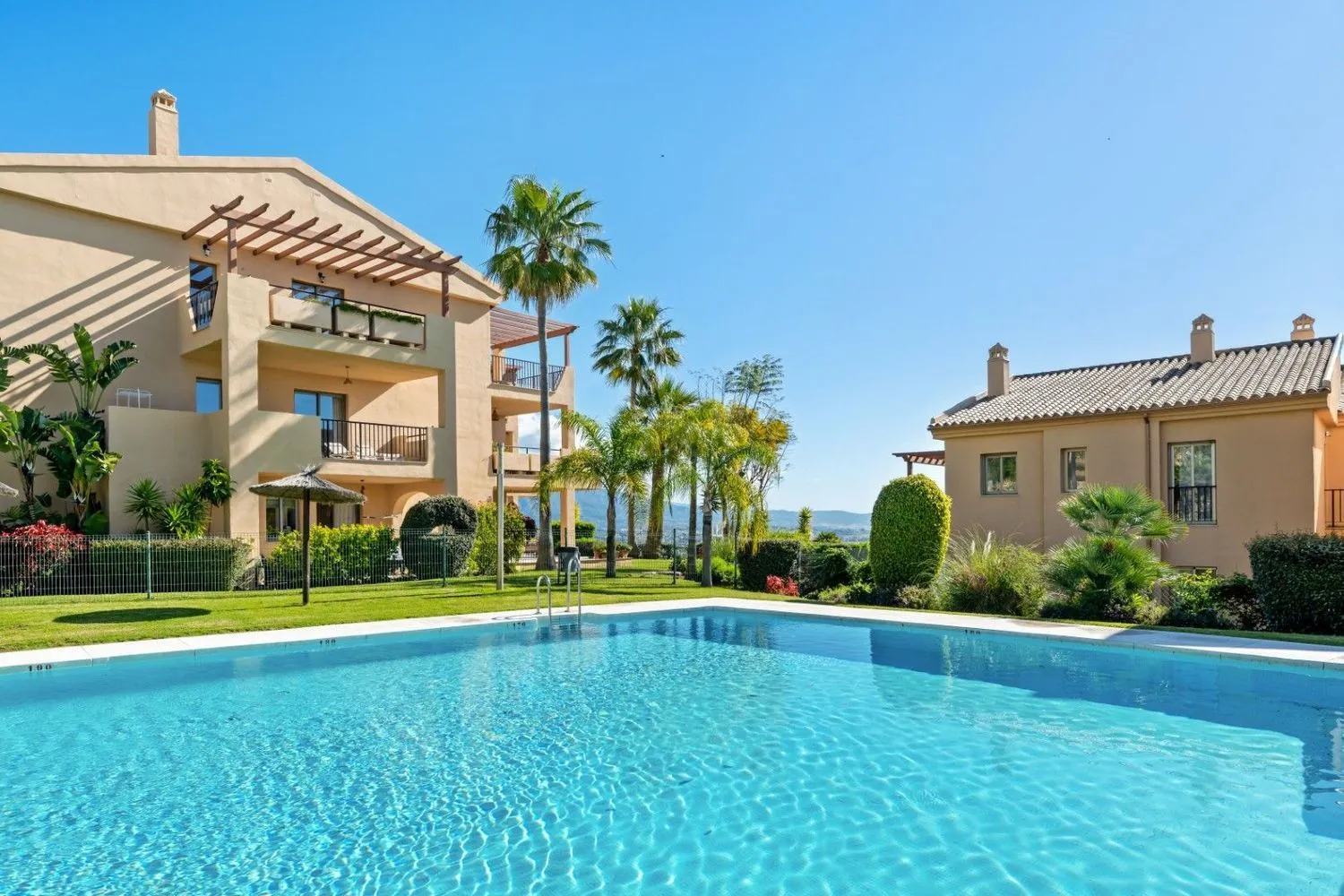 El Paraiso flat for sale