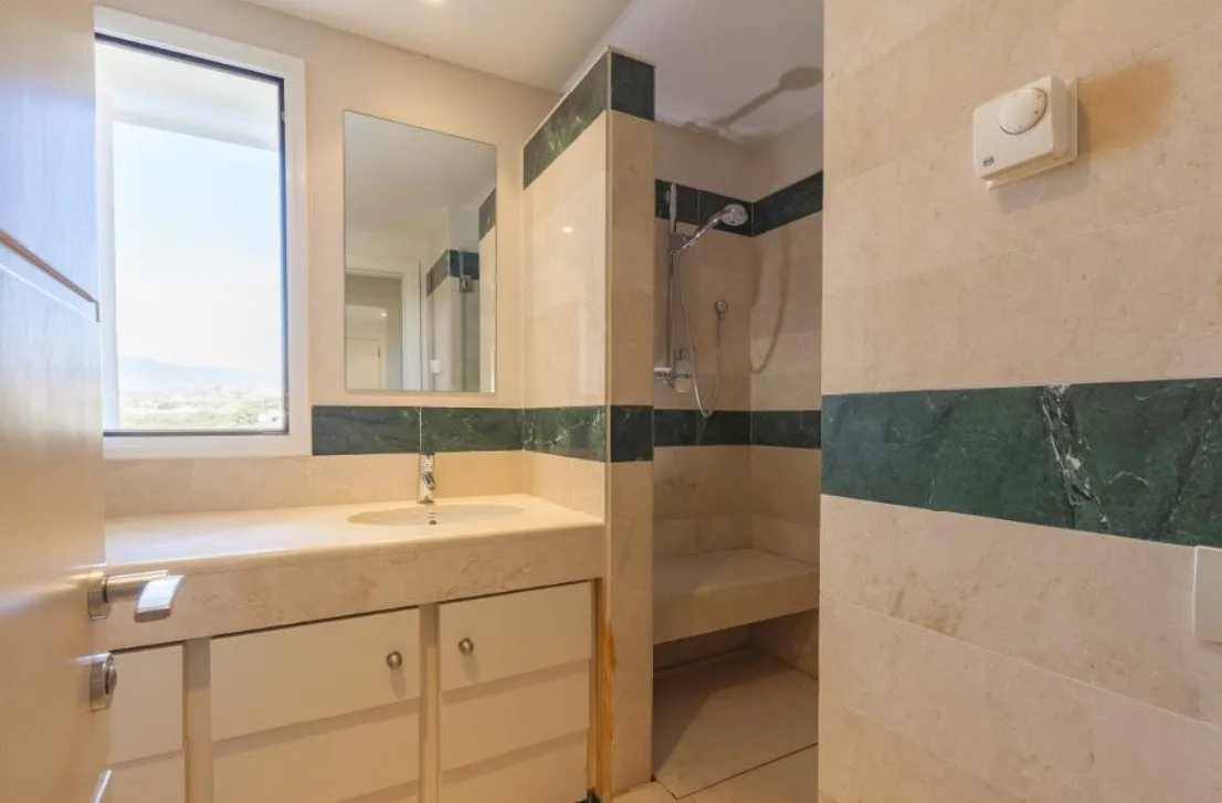 For sale apartment in New Golden Mile