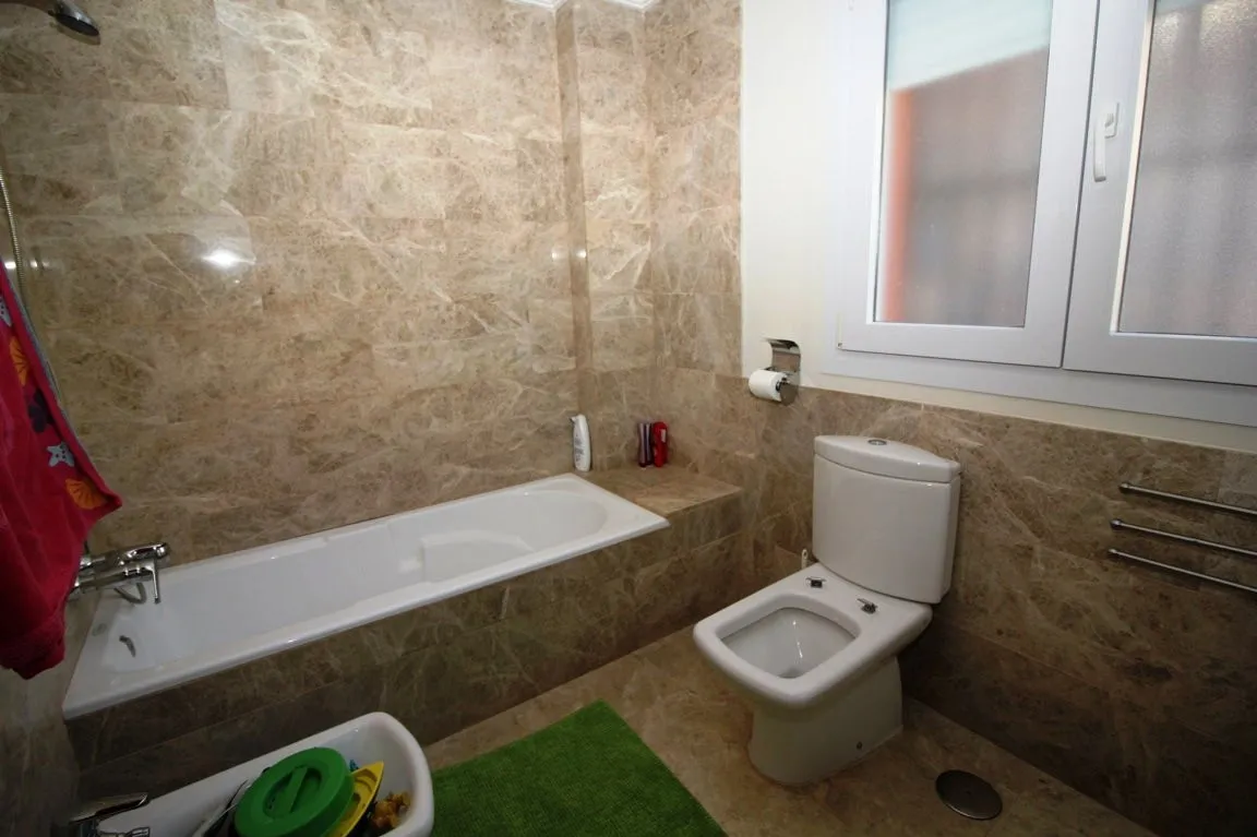 For sale villa with 4 bedrooms in Marbella East