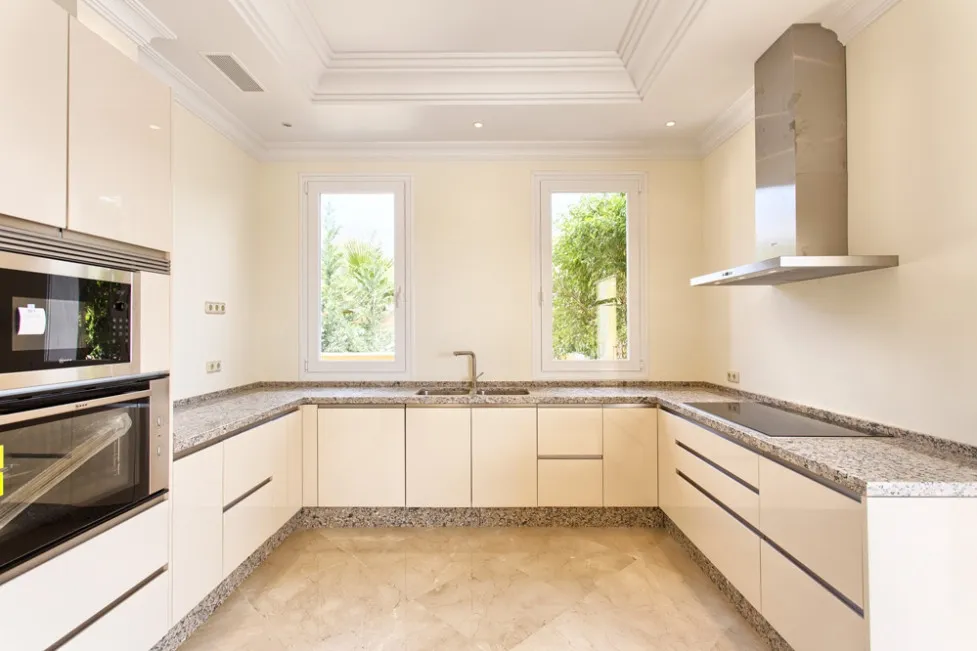 Ctra. De Ronda, villa en venta