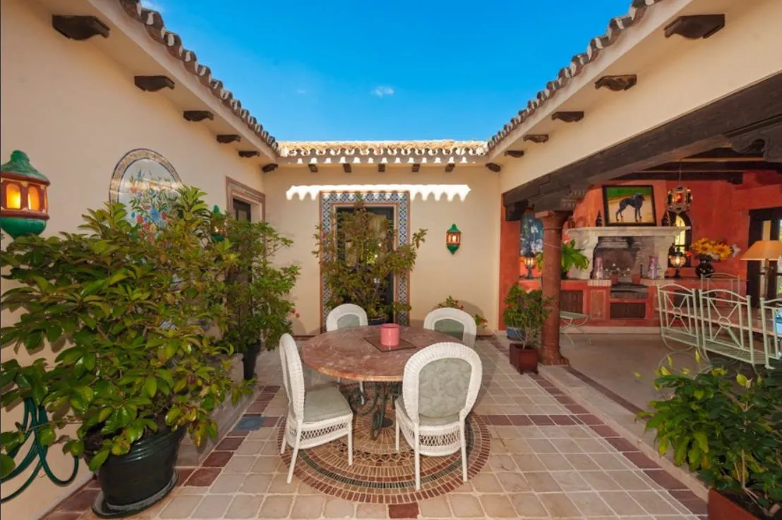 Mansion de 9 dormitorios en venta en New Golden Mile