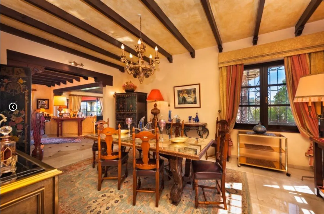 Mansion de 9 dormitorios en venta en New Golden Mile