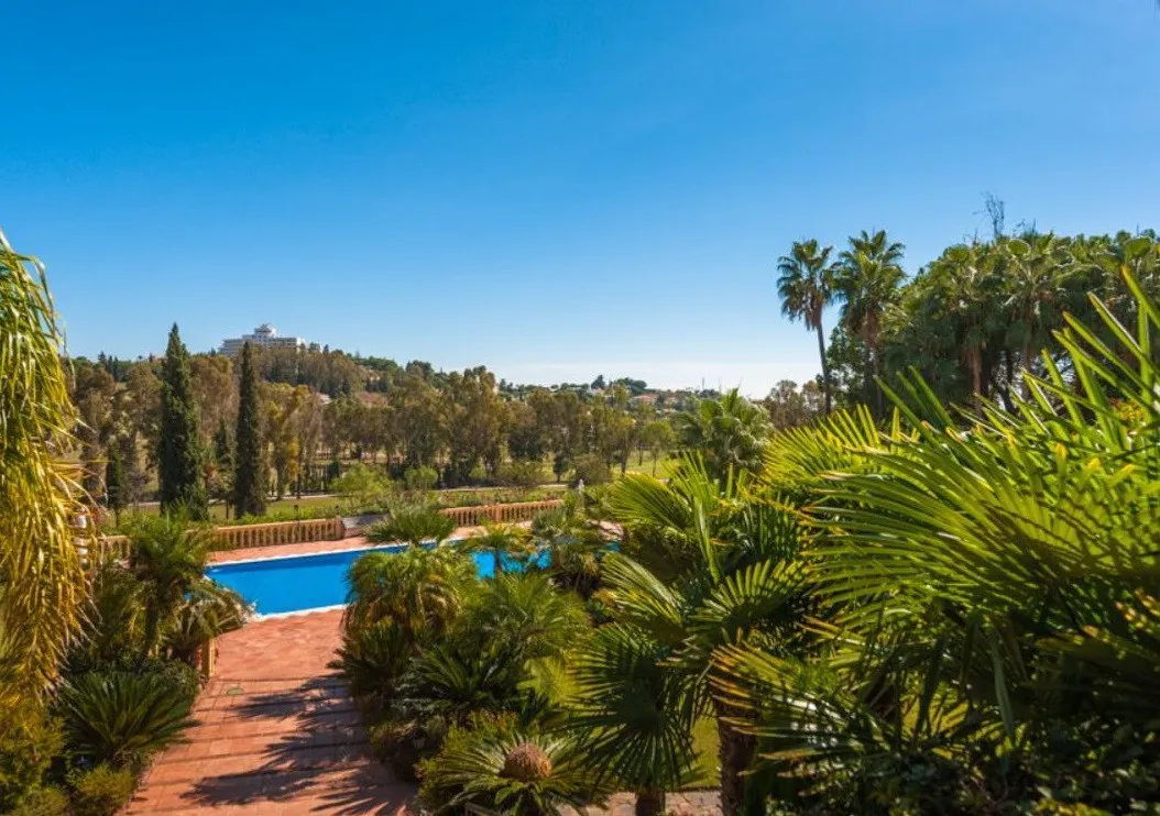 Mansion de 9 dormitorios en venta en New Golden Mile